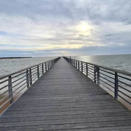 Les Embruns Вилла