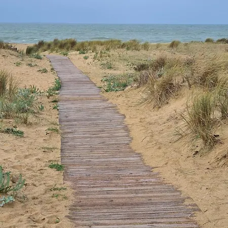 Вилла Les Embruns